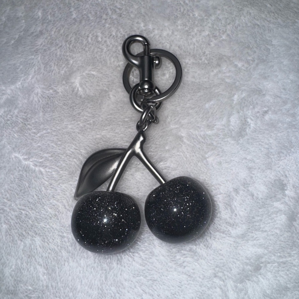 🍒Various Cherry Charms *Bag Not Included - Picture 15 of 15